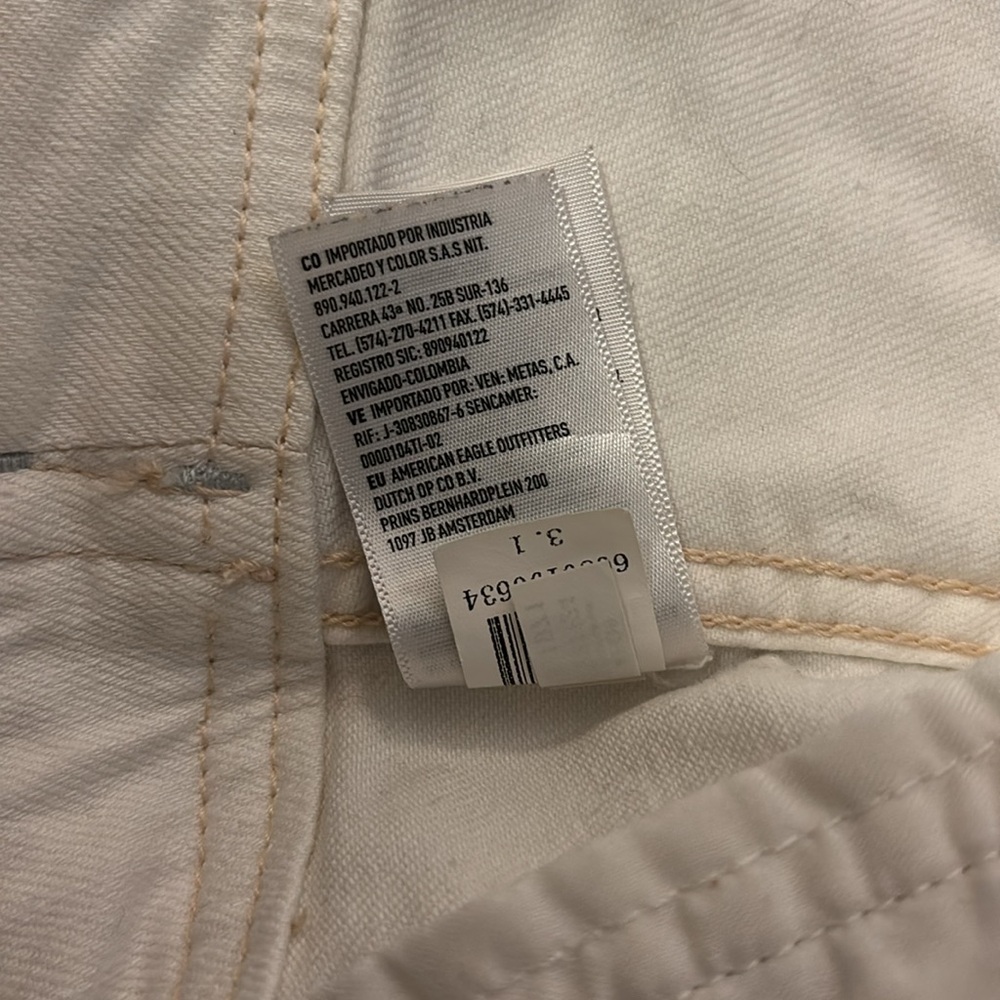 American Eagle Women’s Denim Jacket - Picture 3 of 5